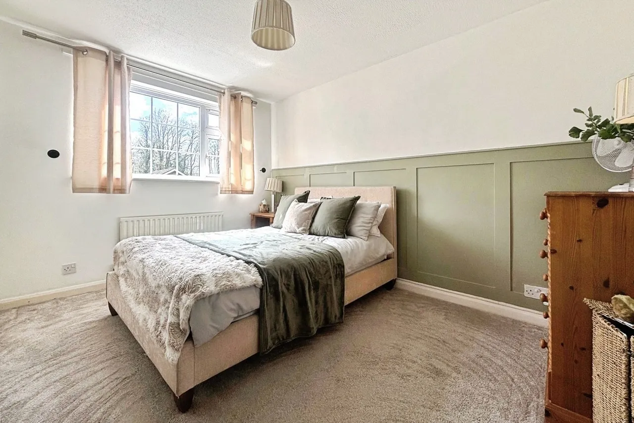 Bramshott Drive, Hook, Hampshire, RG27 9EY, photo 5