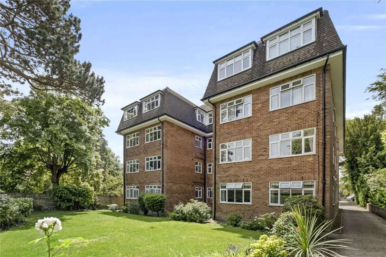 2 bed flat for sale — The Downs, Wimbledon, London, SW20 8HT
