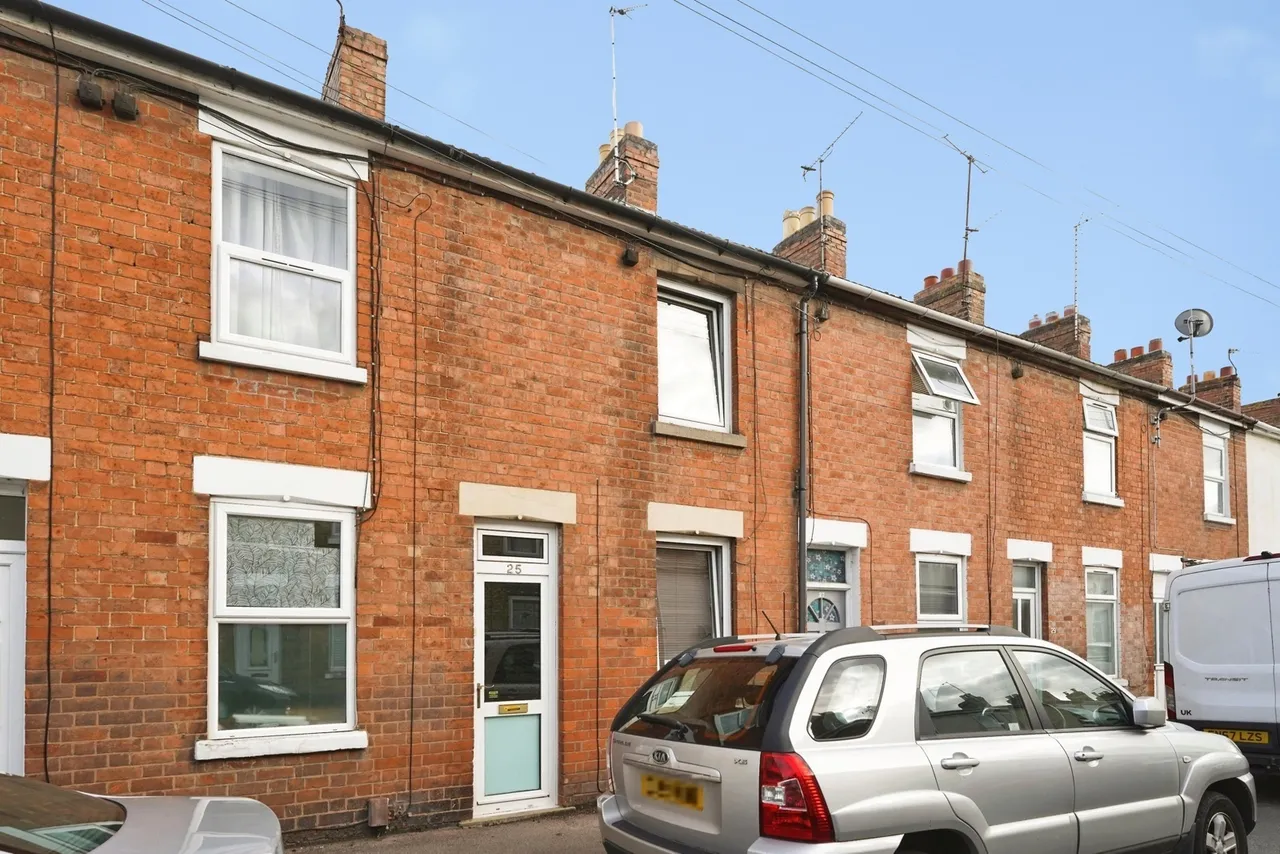 2 bed house for sale — Stanley Road, Gloucester, Gloucestershire, GL1