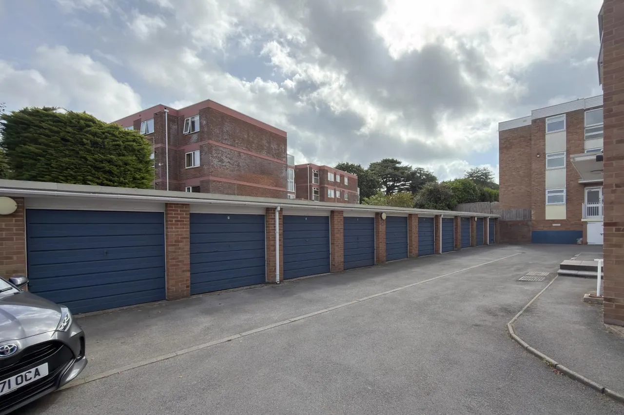 Carbery Mount, BH6, photo 12