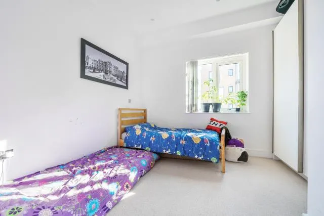 Silverworks Close, London, NW9, photo 7