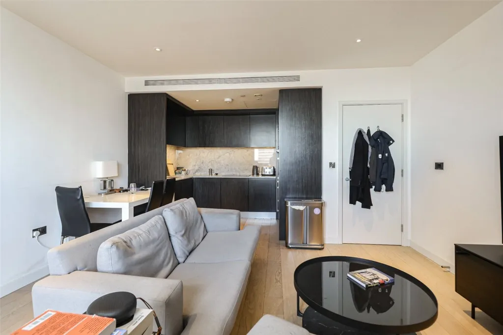 Biscayne Avenue, Canary Wharf, E14, photo 11
