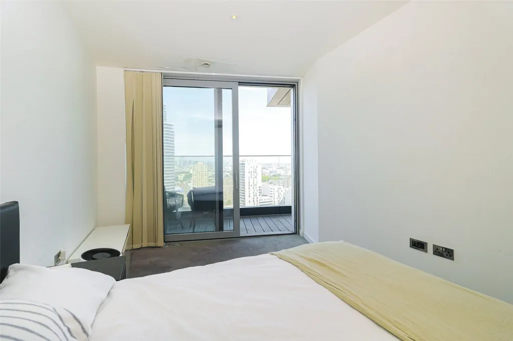 Biscayne Avenue, Canary Wharf, E14, photo 17
