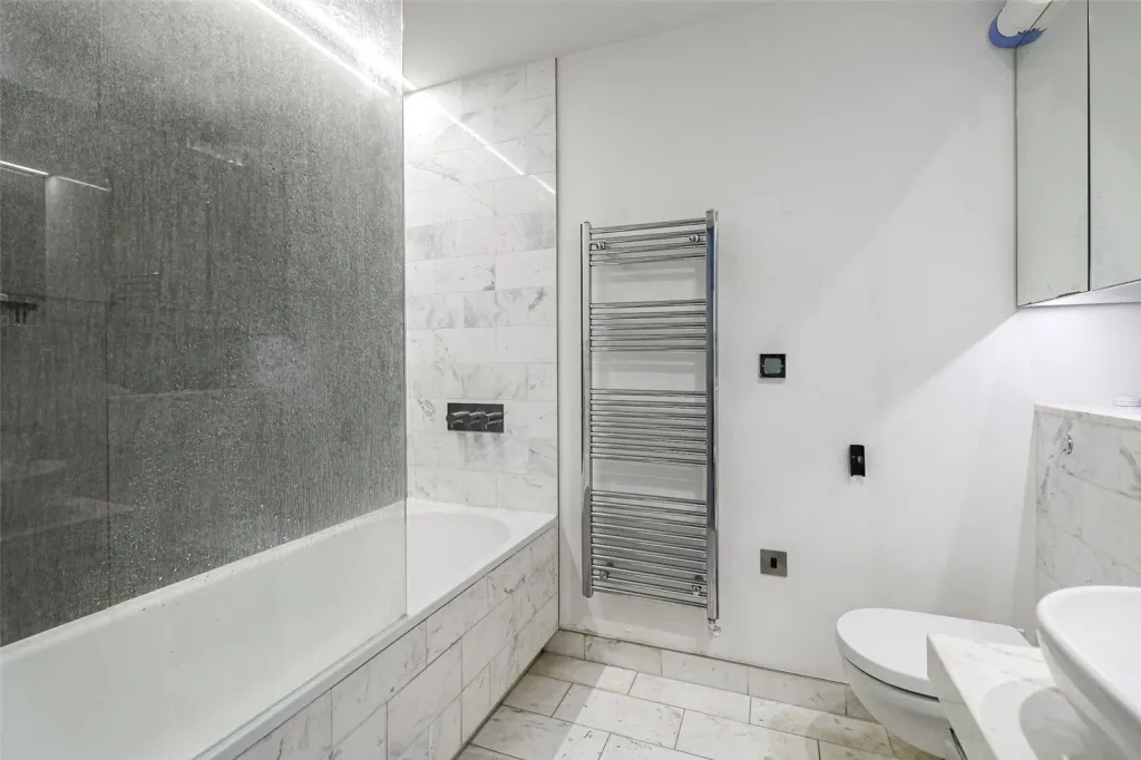 Biscayne Avenue, Canary Wharf, E14, photo 7