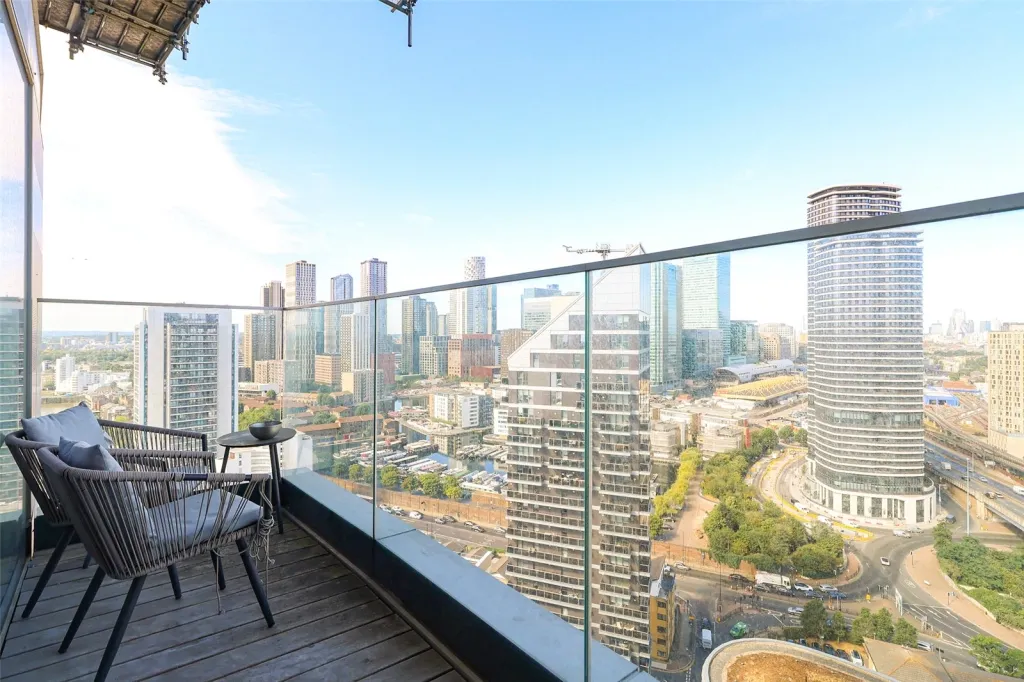 Biscayne Avenue, Canary Wharf, E14, photo 5