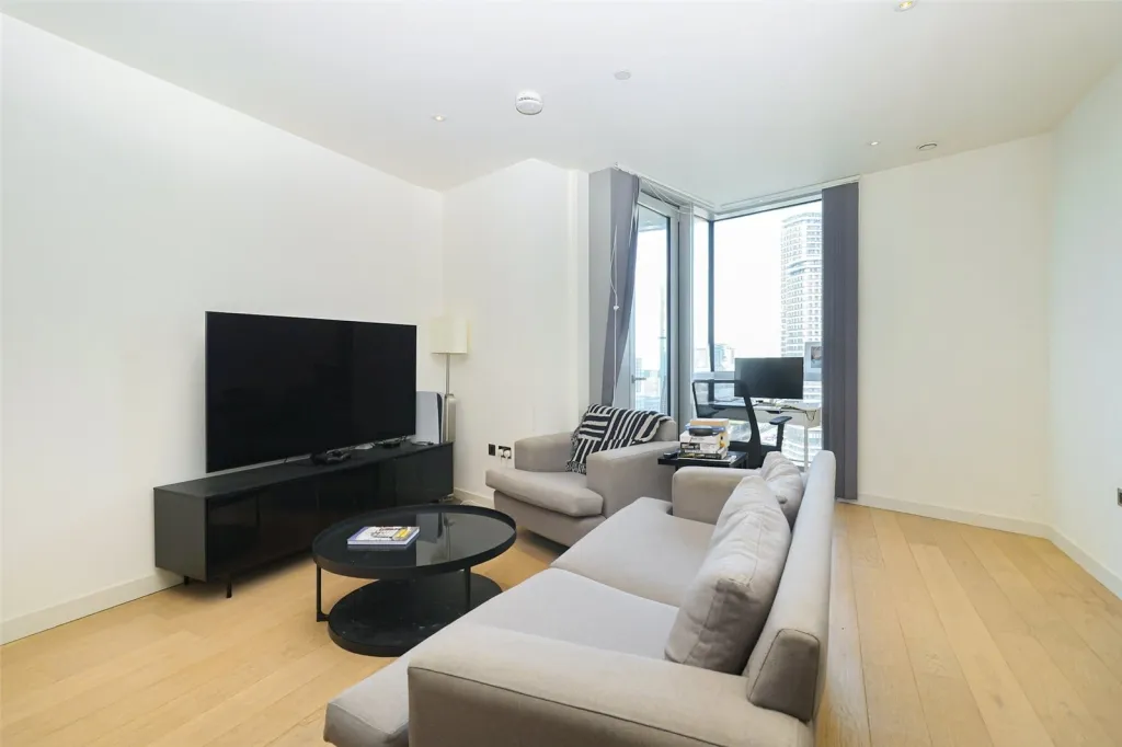 Biscayne Avenue, Canary Wharf, E14, photo 9