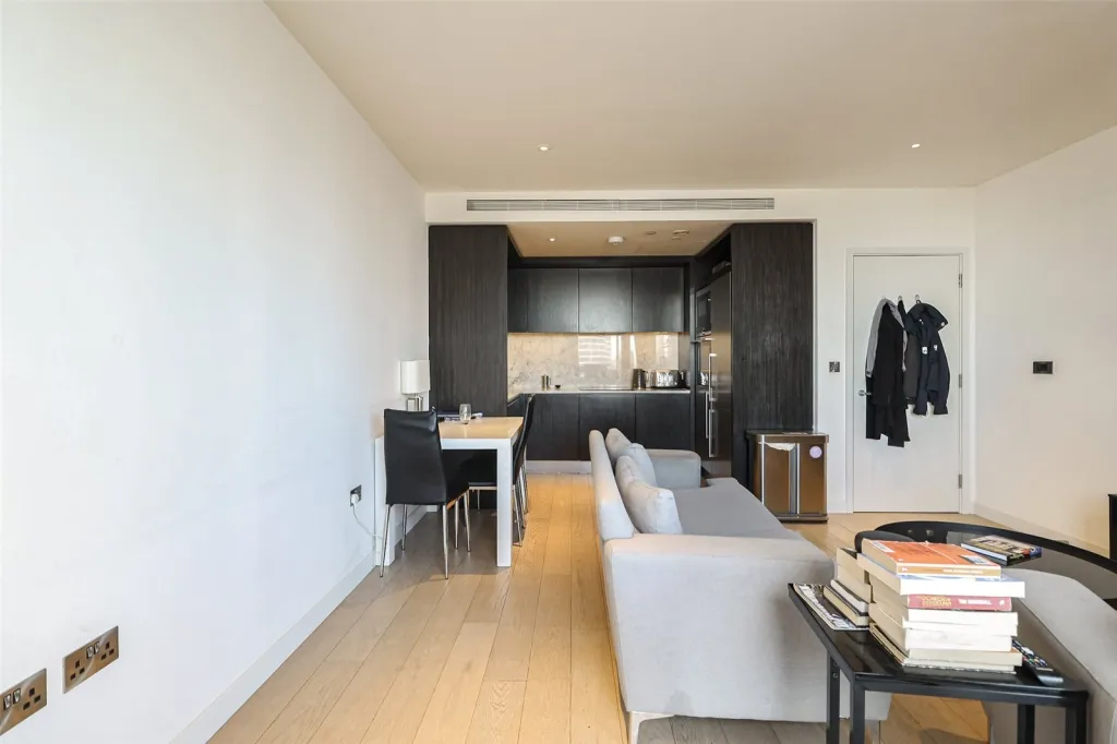 Biscayne Avenue, Canary Wharf, E14, photo 10