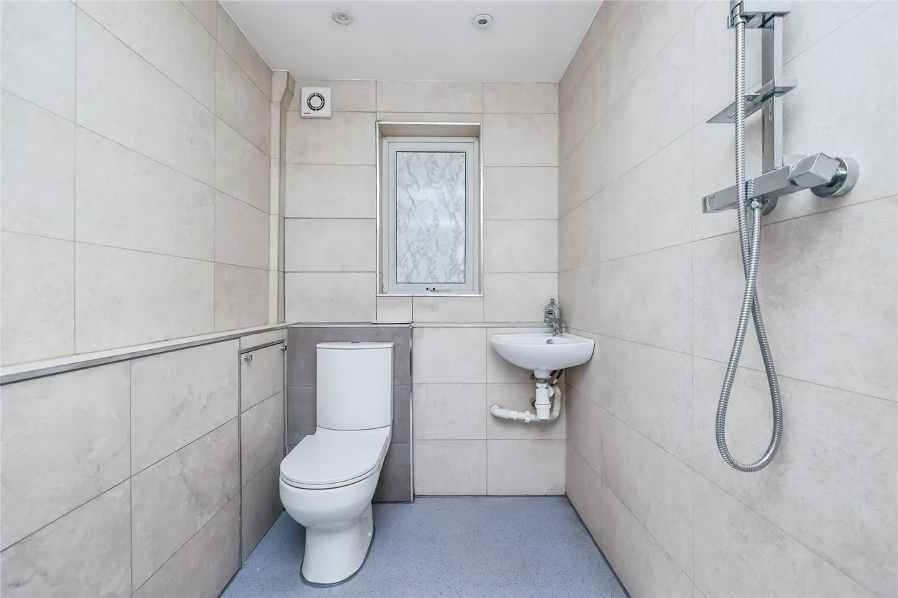 Veronica Walk, Barton Green, Nottingham, NG11, photo 13
