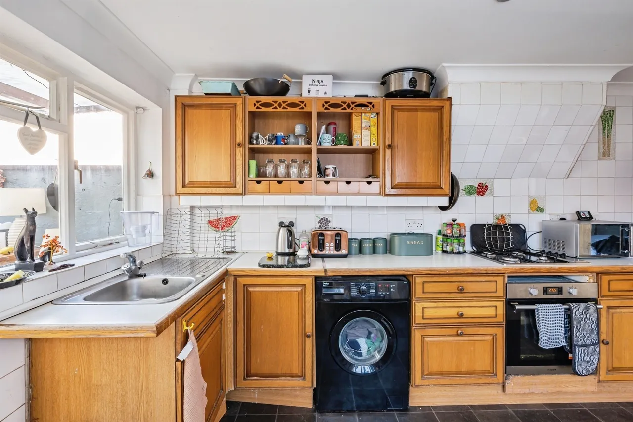 Carlton Road, Eastbourne, BN22, photo 5