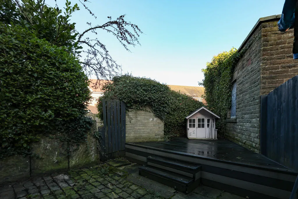 Two Bridges Road Newhey, Rochdale OL16 3SR, photo 15