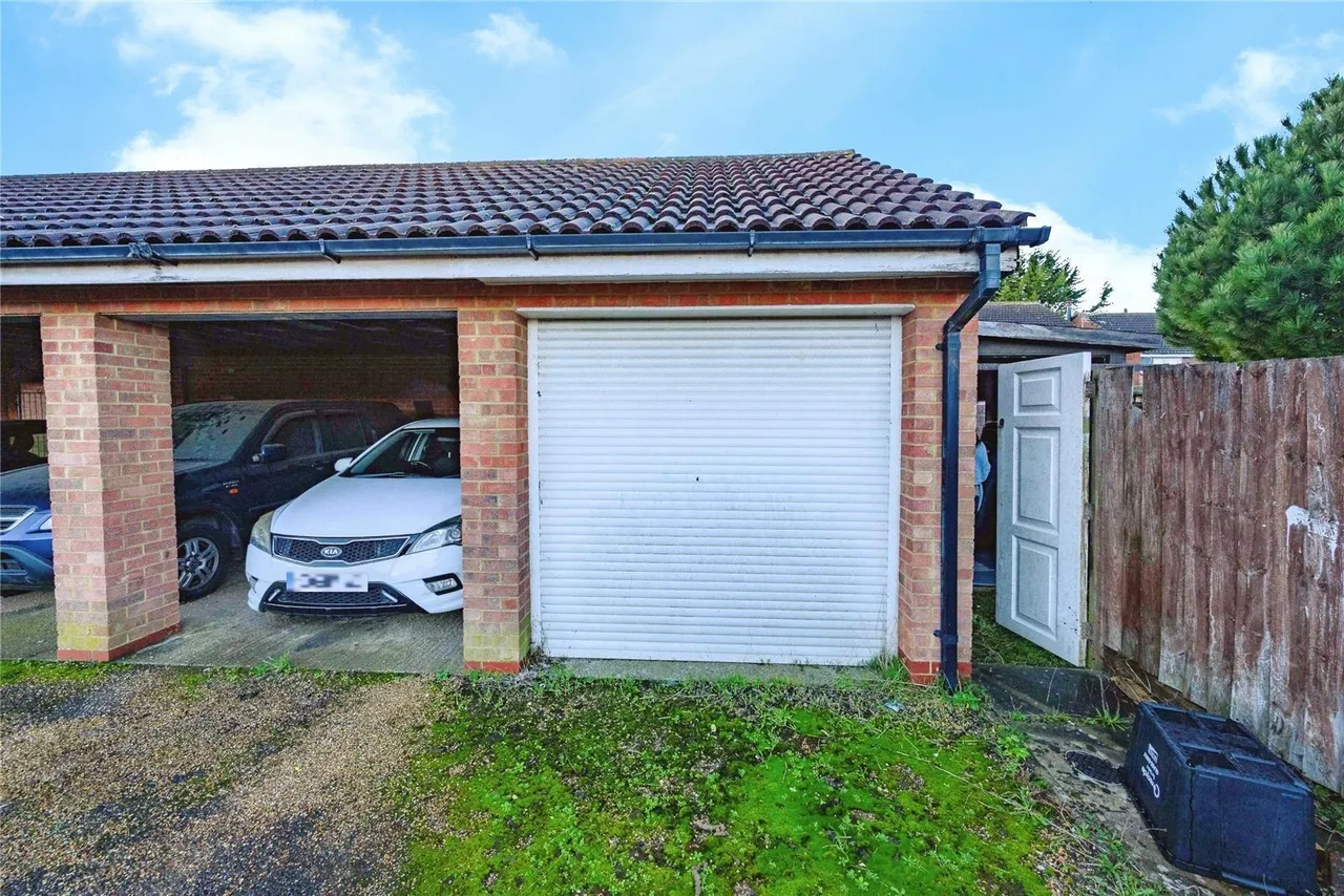 Coltsfoot Green, Luton, Bedfordshire, LU4, photo 13