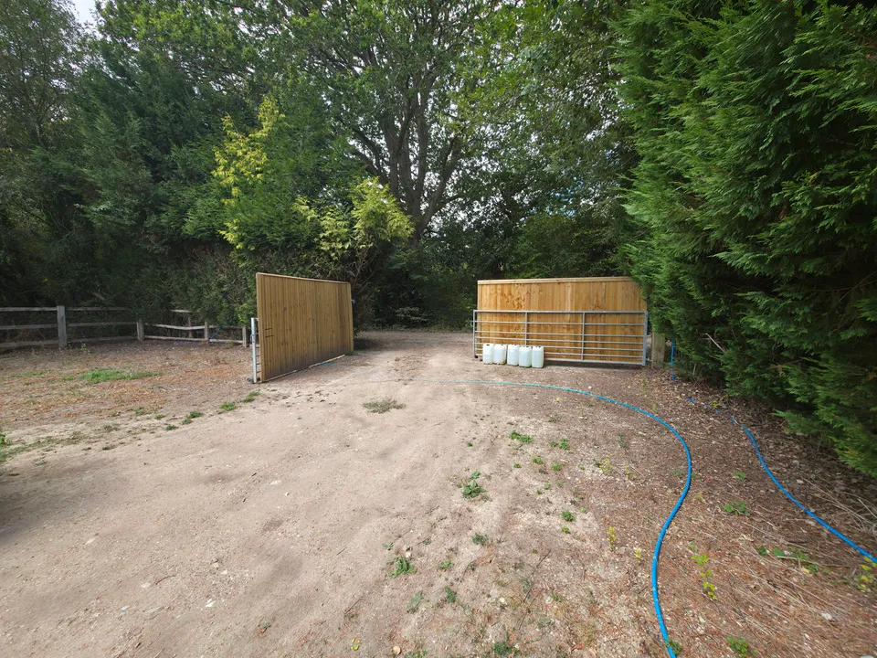 Victoria Fields, Clay Lane, Newchapel, Lingfield, Surrey, RH7 6HX, photo 4