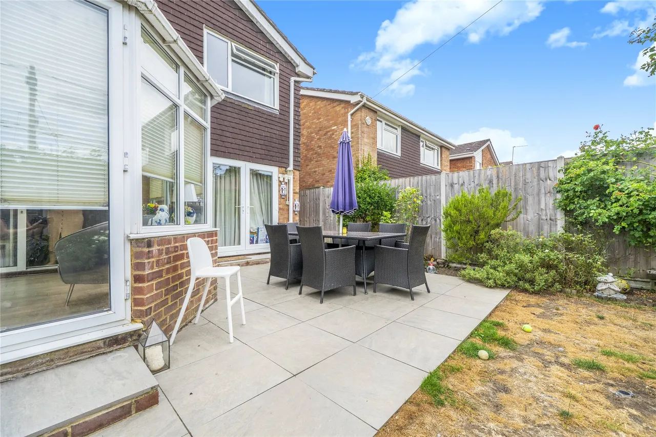 Orchard Close, West End, GU24, photo 20