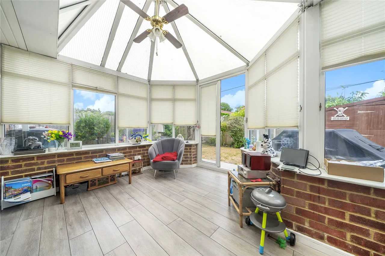 Orchard Close, West End, GU24, photo 8