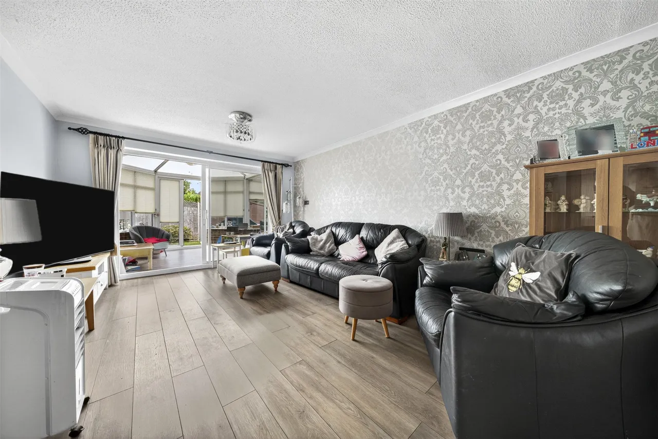 Orchard Close, West End, GU24, photo 4