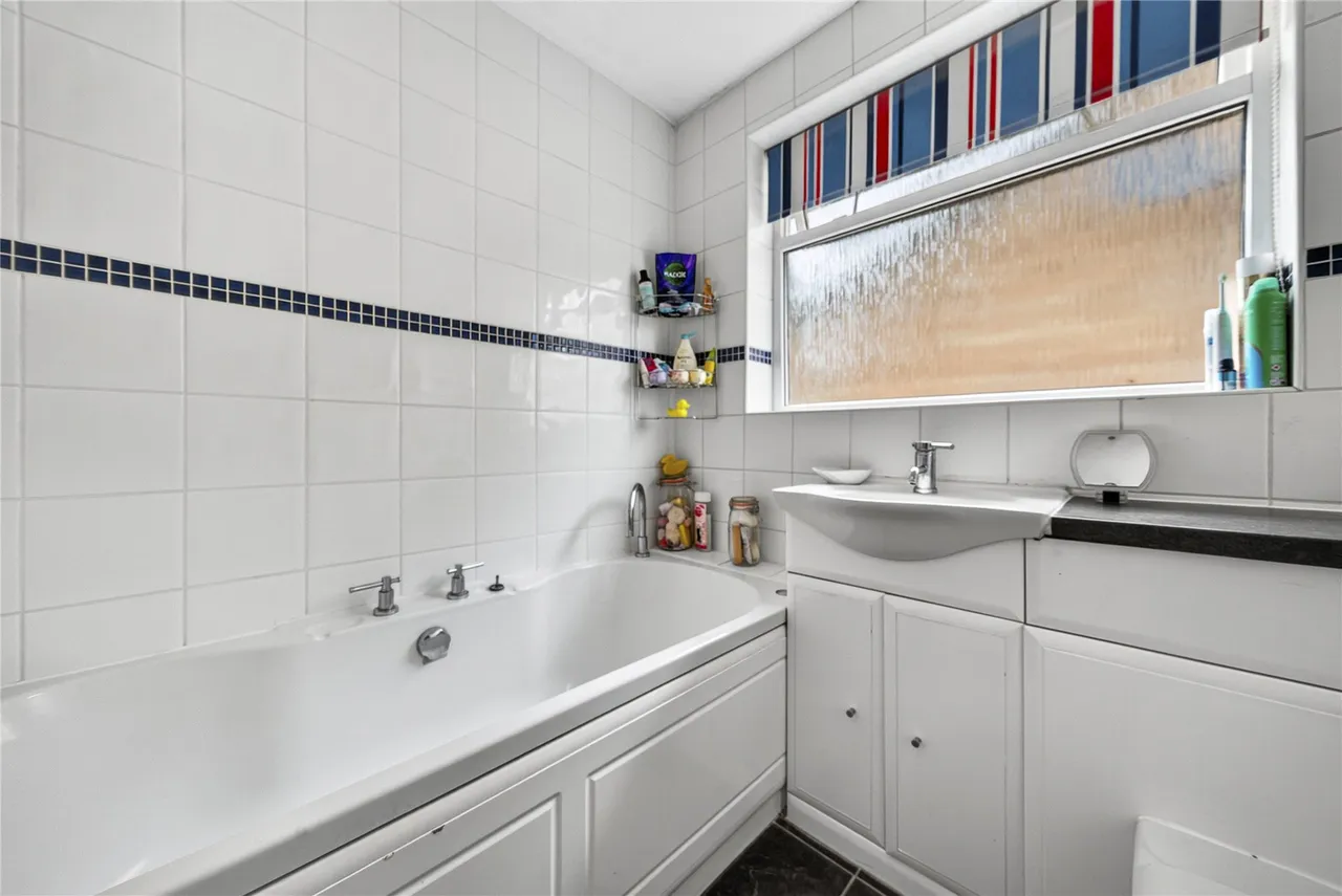 Orchard Close, West End, GU24, photo 18