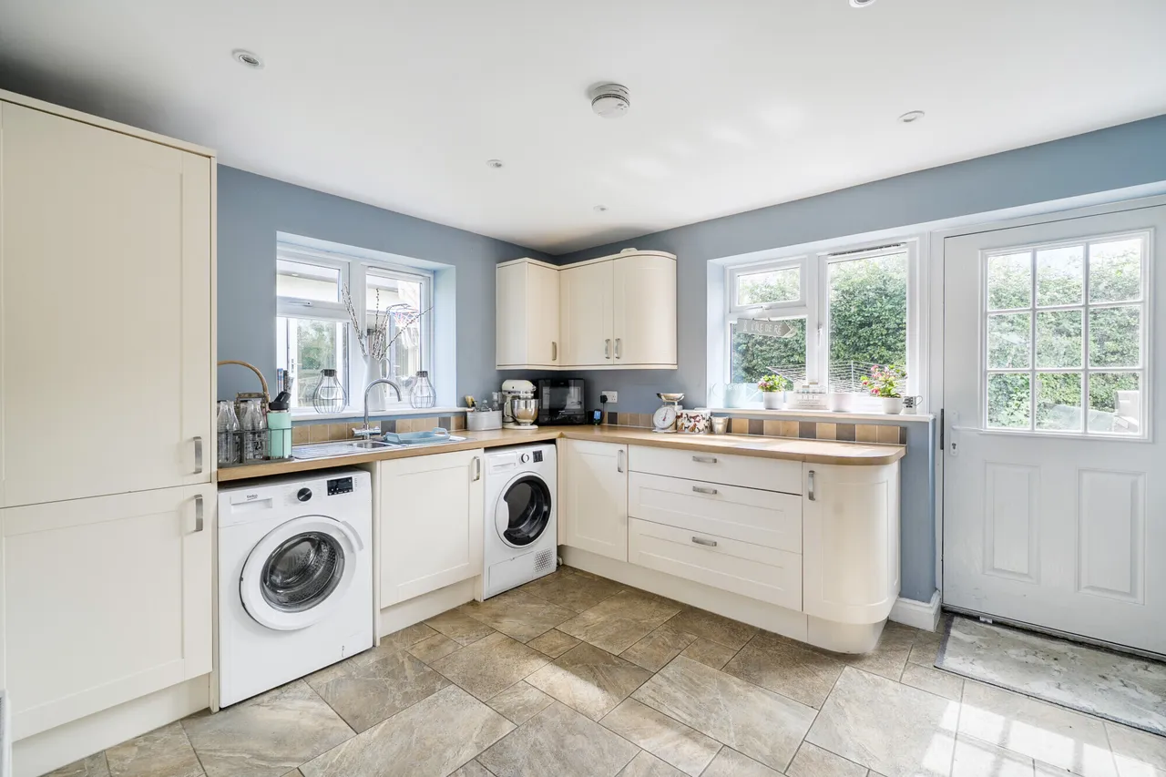 Alkerton, Eastington, GL10, photo 9