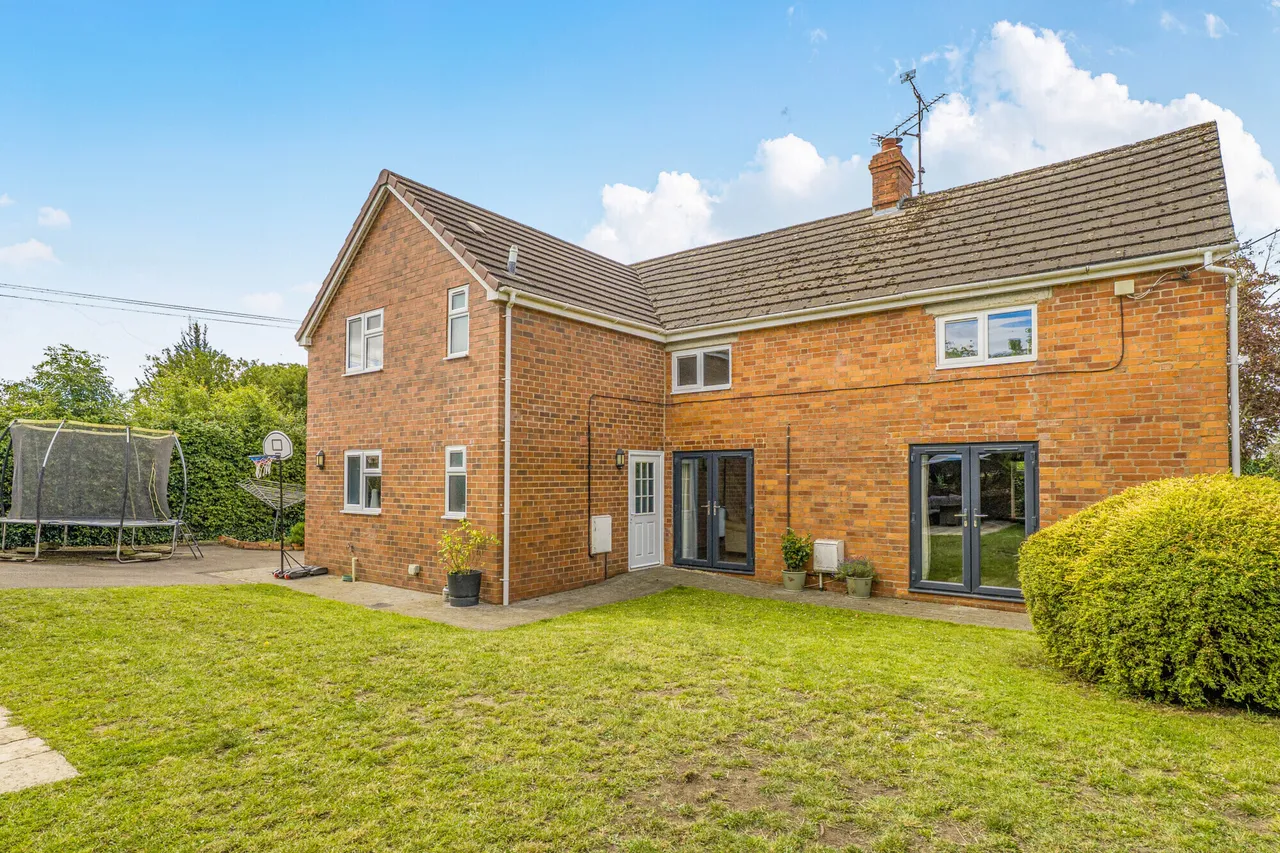 Alkerton, Eastington, GL10, photo 2