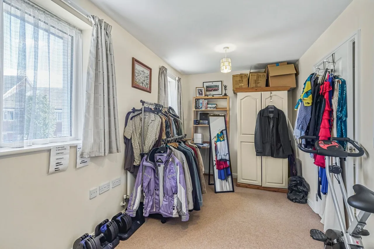 St Michaels Road, Ashford, TW15, photo 12