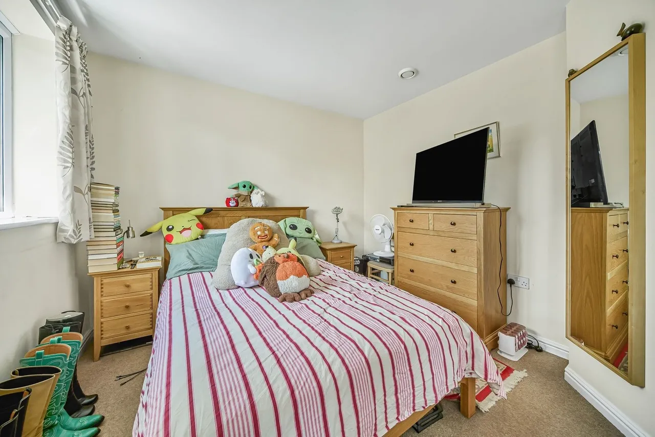 St Michaels Road, Ashford, TW15, photo 9