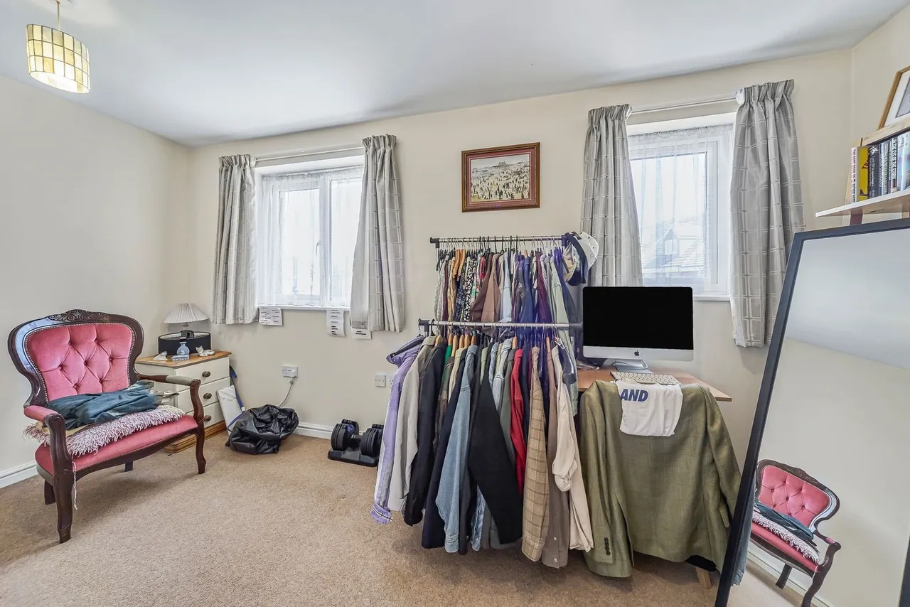 St Michaels Road, Ashford, TW15, photo 11