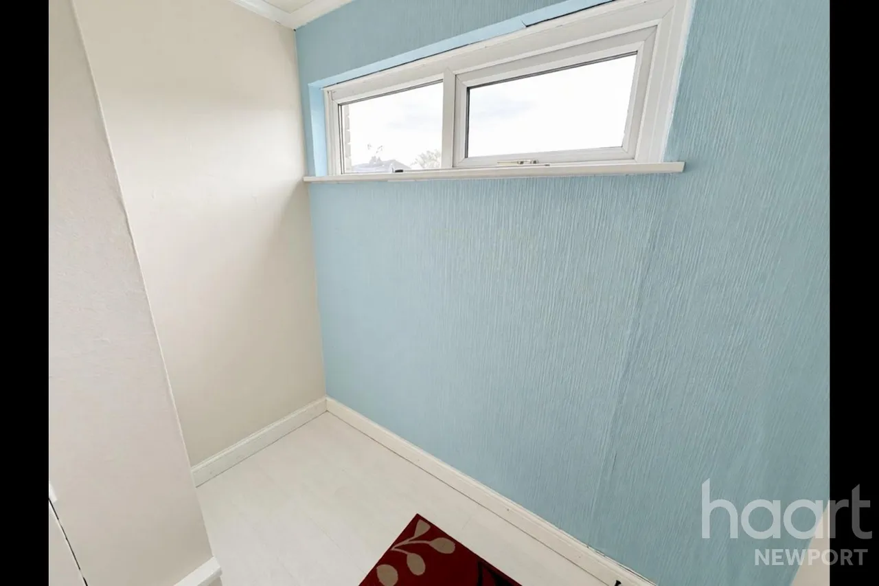 Oak Road, Newport, NP10, photo 12