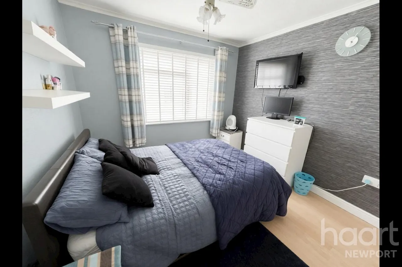Oak Road, Newport, NP10, photo 10