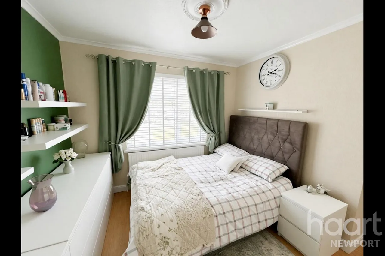 Oak Road, Newport, NP10, photo 9