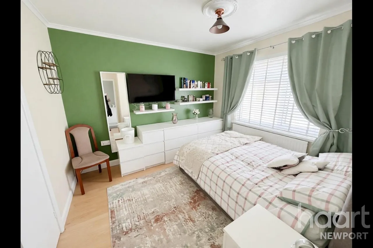 Oak Road, Newport, NP10, photo 8
