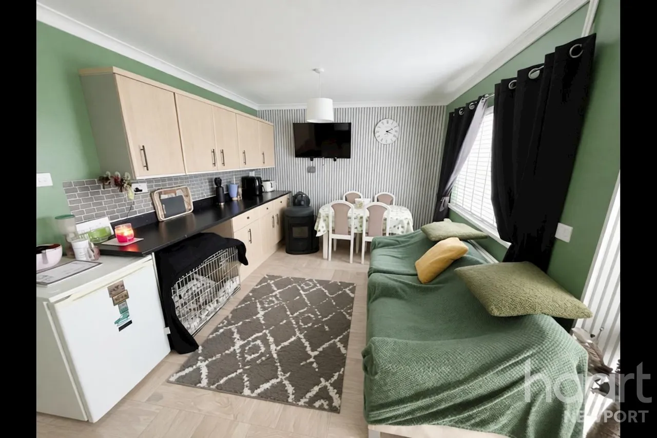 Oak Road, Newport, NP10, photo 6