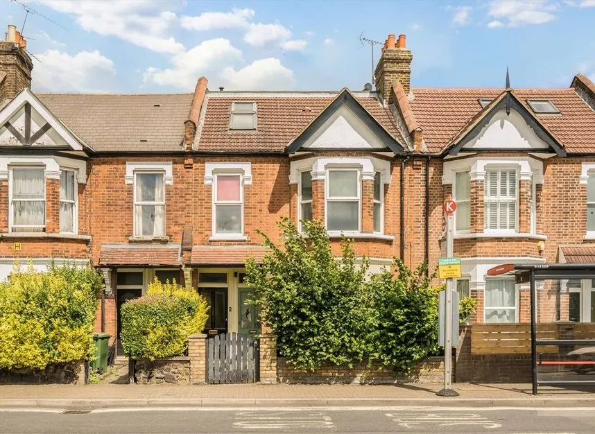 3 bed flat for sale, Pavilion Terrace, Wood Lane, W12