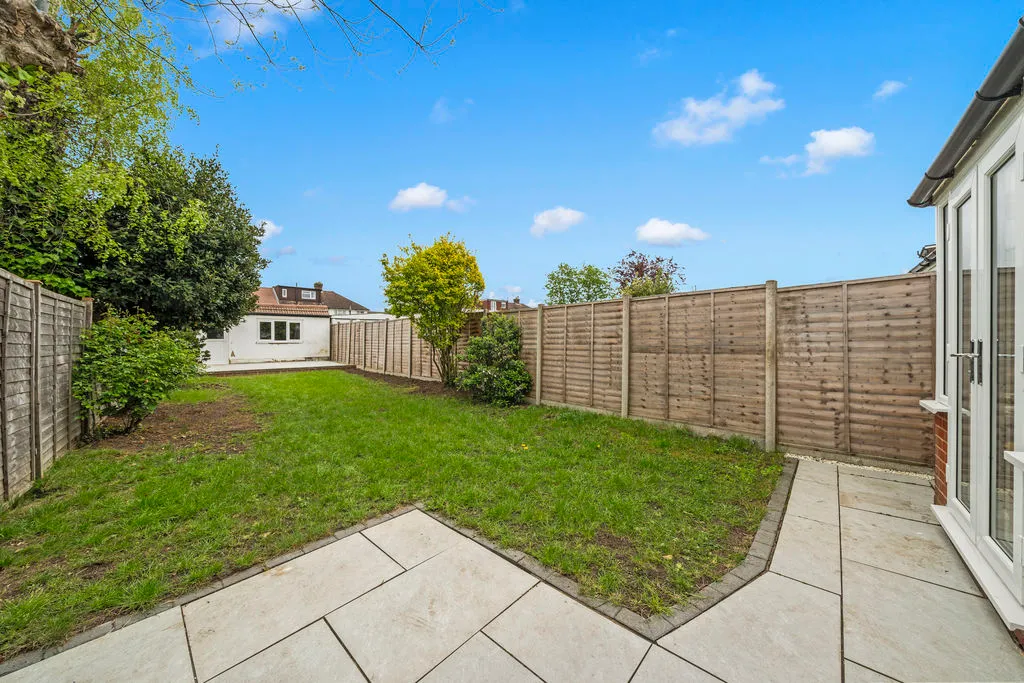 Kingsbridge Road, Morden SM4 4PZ, photo 3
