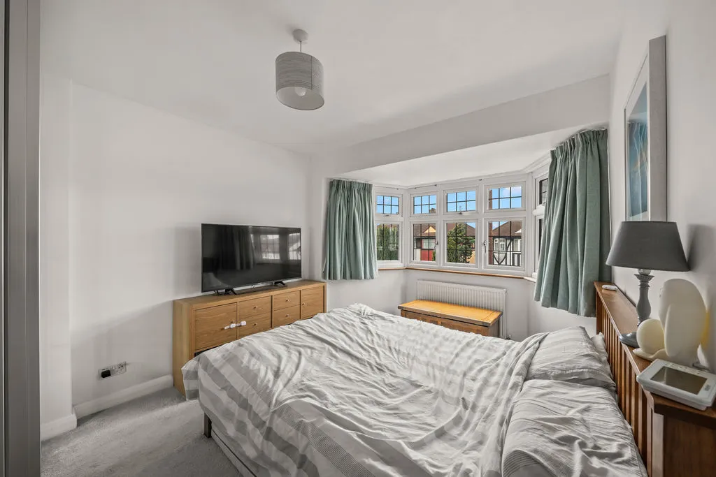 Kingsbridge Road, Morden SM4 4PZ, photo 12