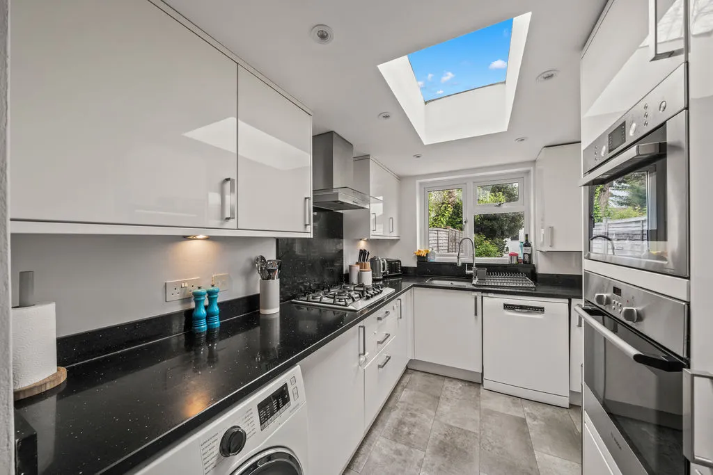Kingsbridge Road, Morden SM4 4PZ, photo 8