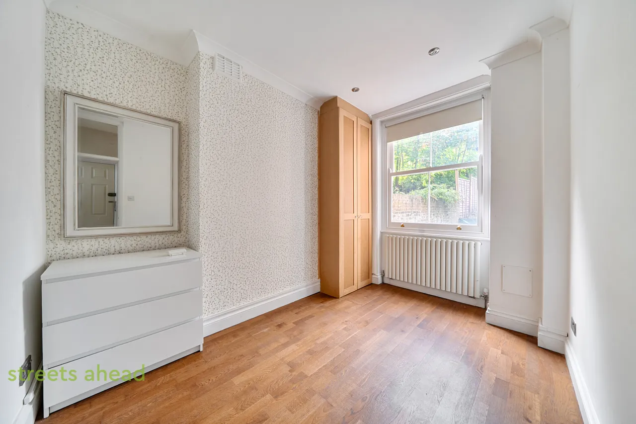 St. Gothard Road, London, SE27, photo 7