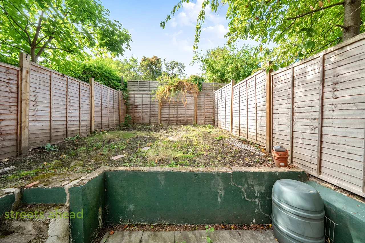 St. Gothard Road, London, SE27, photo 10