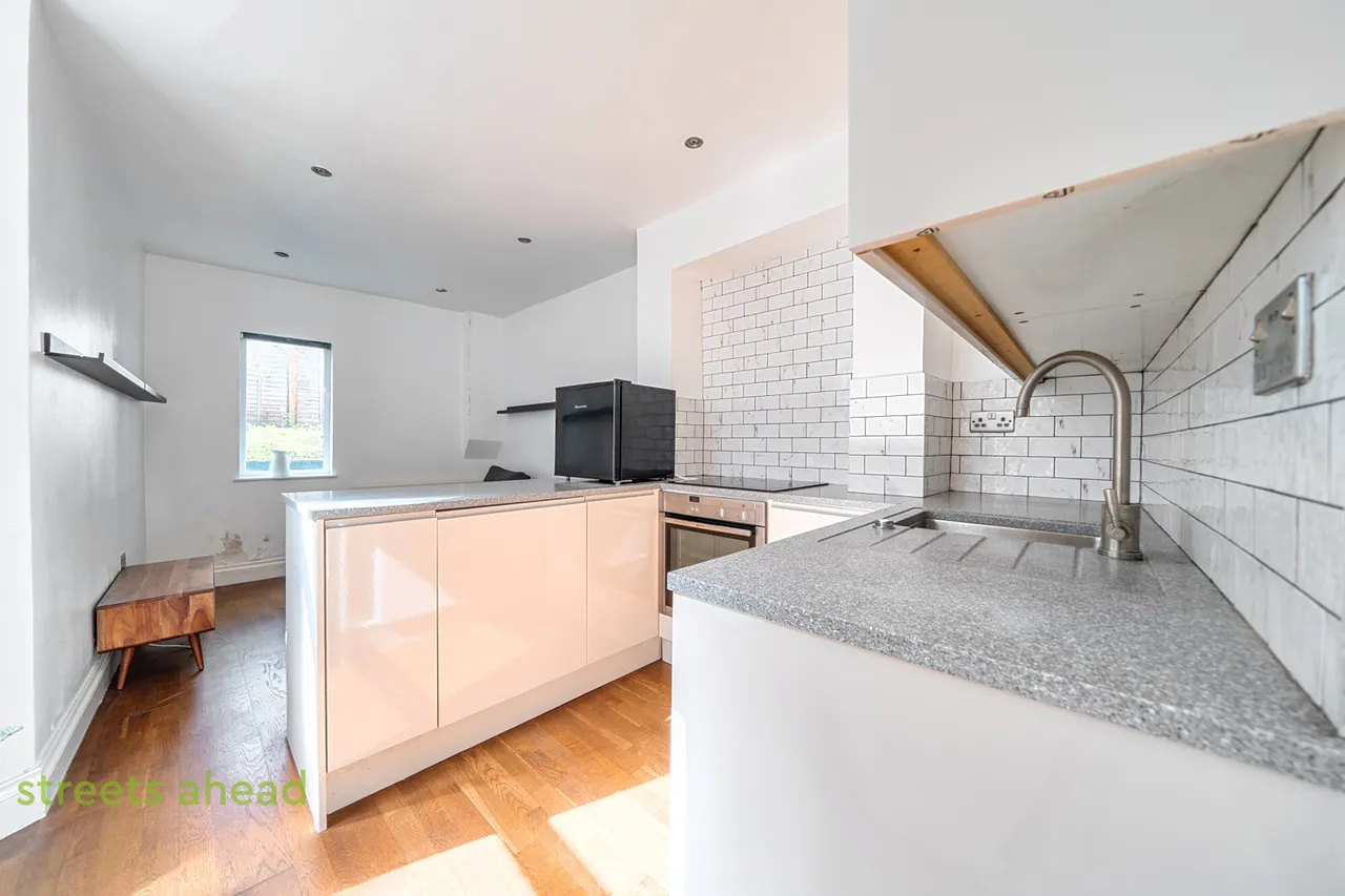 St. Gothard Road, London, SE27, photo 11