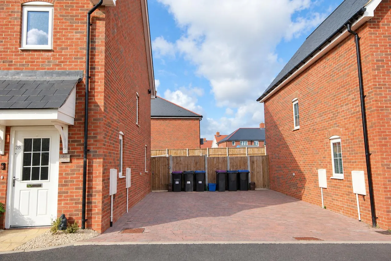 Saffron Drive, Bishop's Stortford, CM23, photo 13