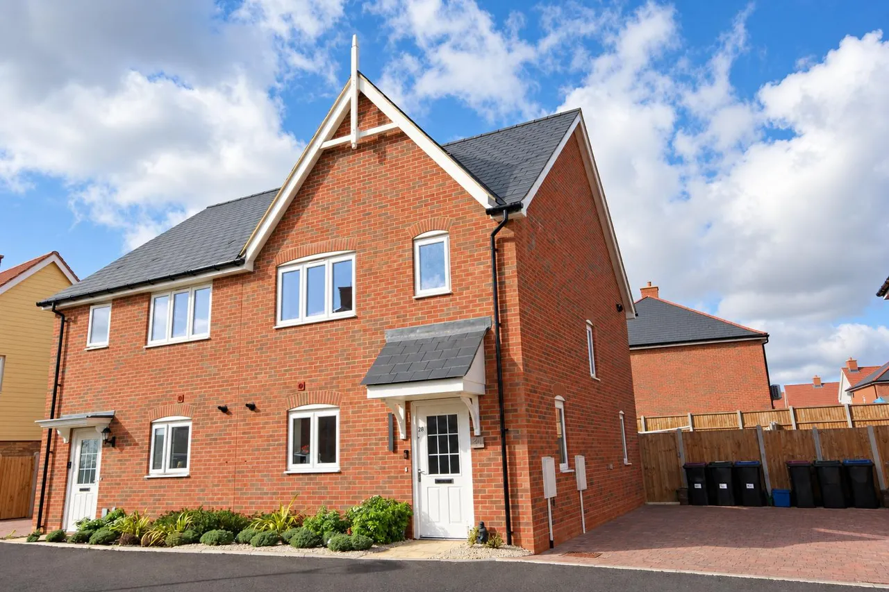 3 bed house for sale, Saffron Drive, Bishop's Stortford, CM23