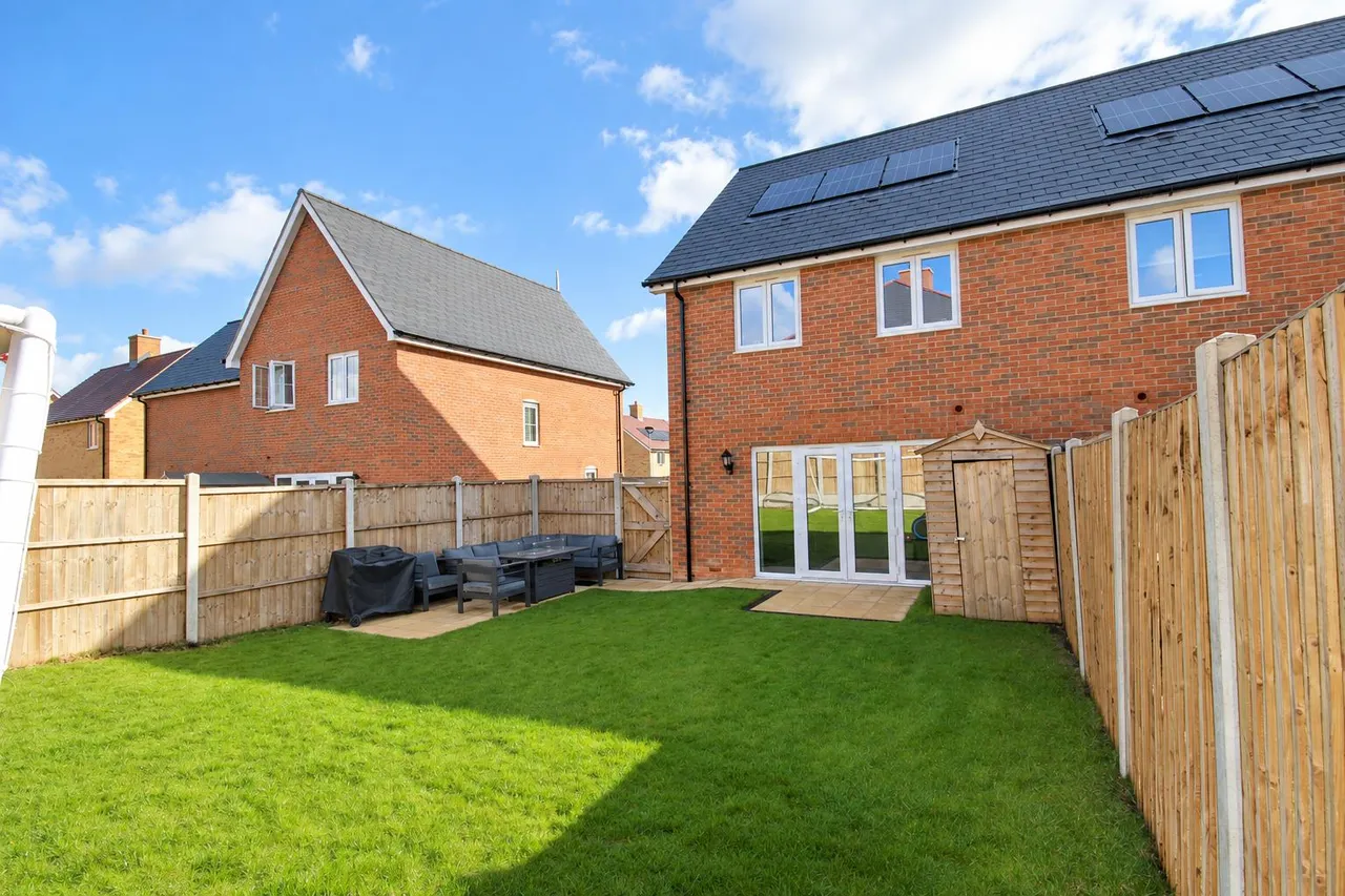 Saffron Drive, Bishop's Stortford, CM23, photo 11