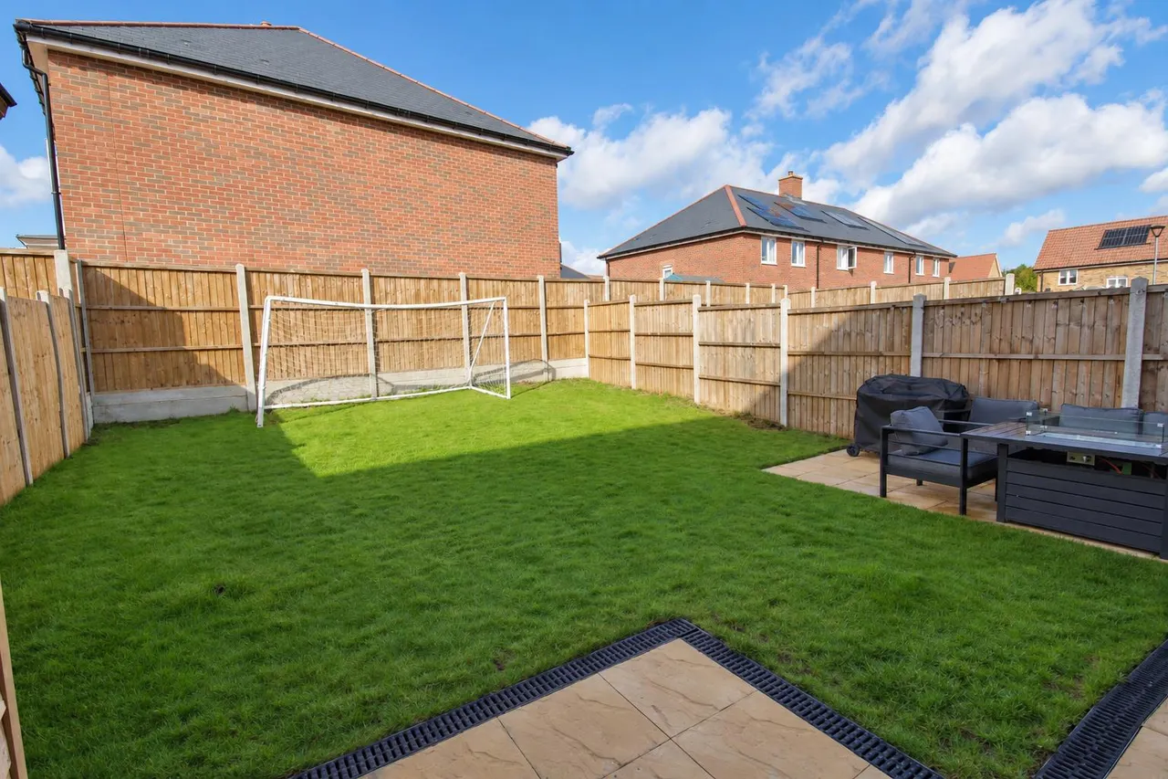Saffron Drive, Bishop's Stortford, CM23, photo 12