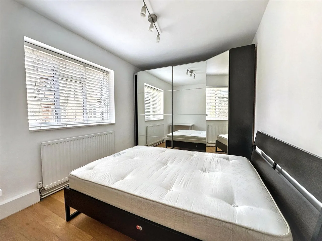 Aubyn Square, London, photo 12