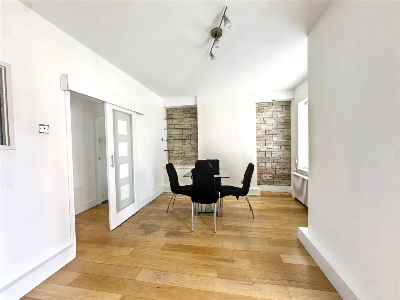 2 bed property to rent, Aubyn Square, London