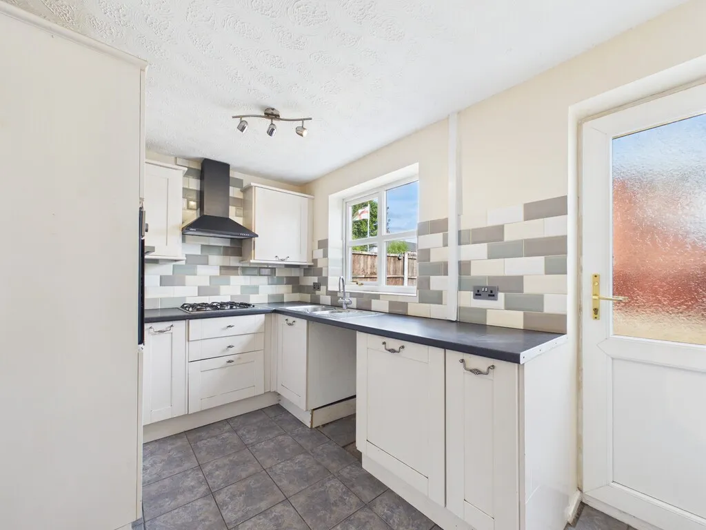 Castillon Drive, Whitchurch, photo 7