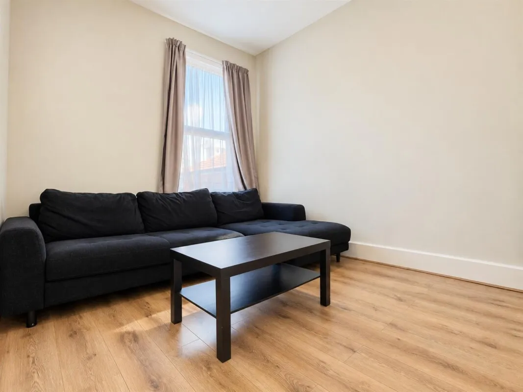 Romford Road, Stratford, E15, photo 5