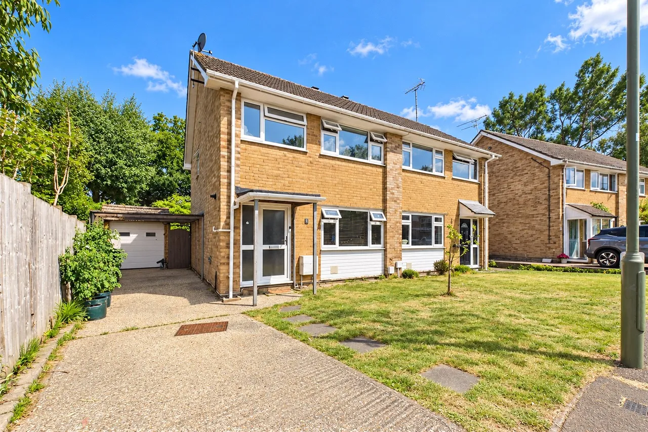 3 bed house for sale, Fox Covert, Lightwater, GU18