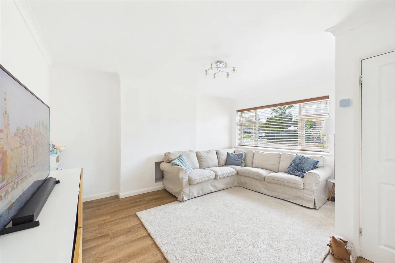 Fox Covert, Lightwater, GU18, photo 2