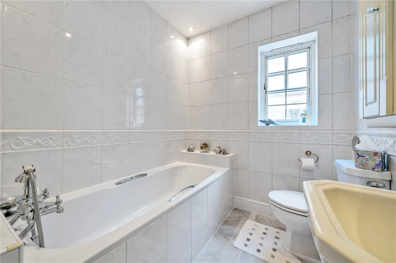 Barnet Road, Arkley, Hertfordshire, EN5 3JT, photo 16