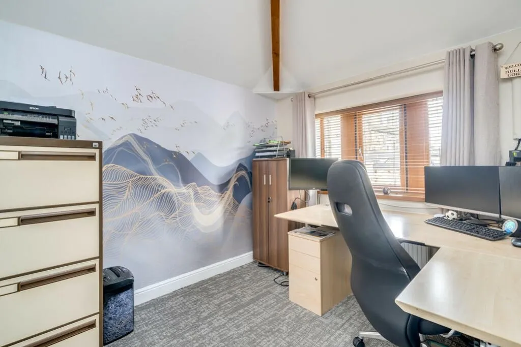 Oxford Road, Gomersal, BD19, photo 23
