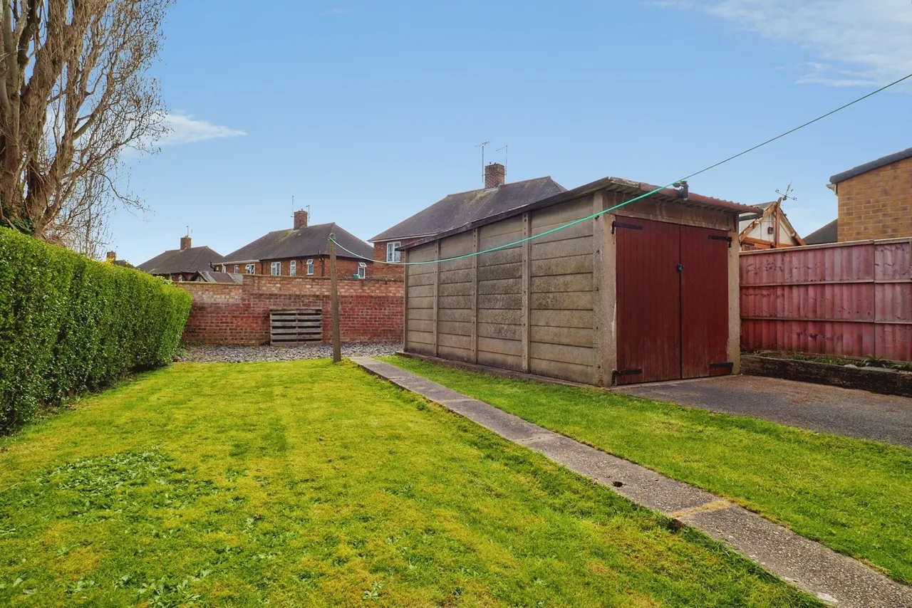 Fernwood Crescent, Wollaton, Nottingham, NG8, photo 16